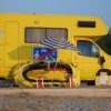 CAMPER IN GIALLO